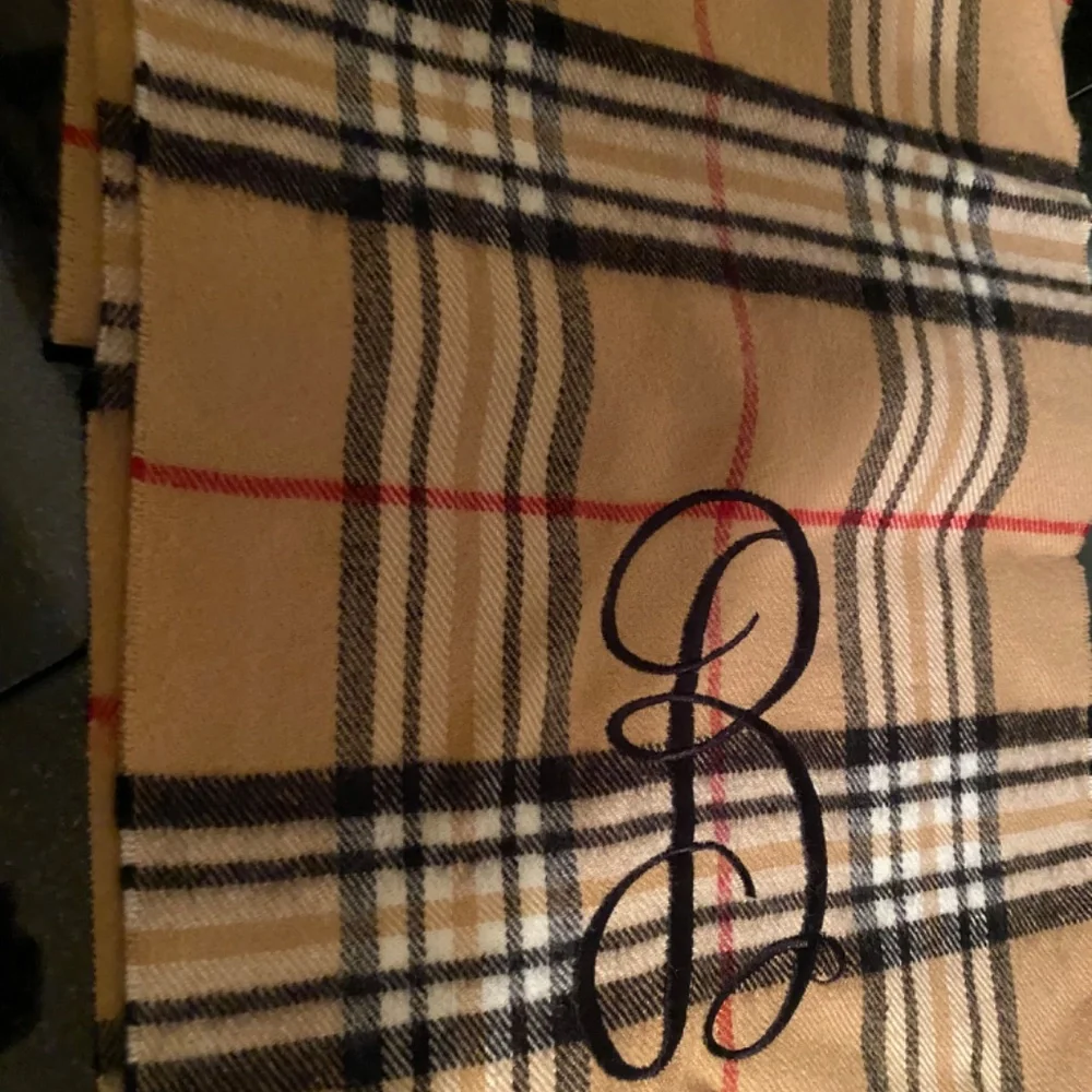 Cashmerefeel Classic Check Scarf - Picture 6 of 12